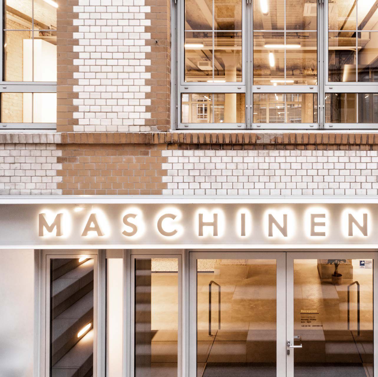 Maschinenraum Berlin Phoenix Contact Smart Business GmbH