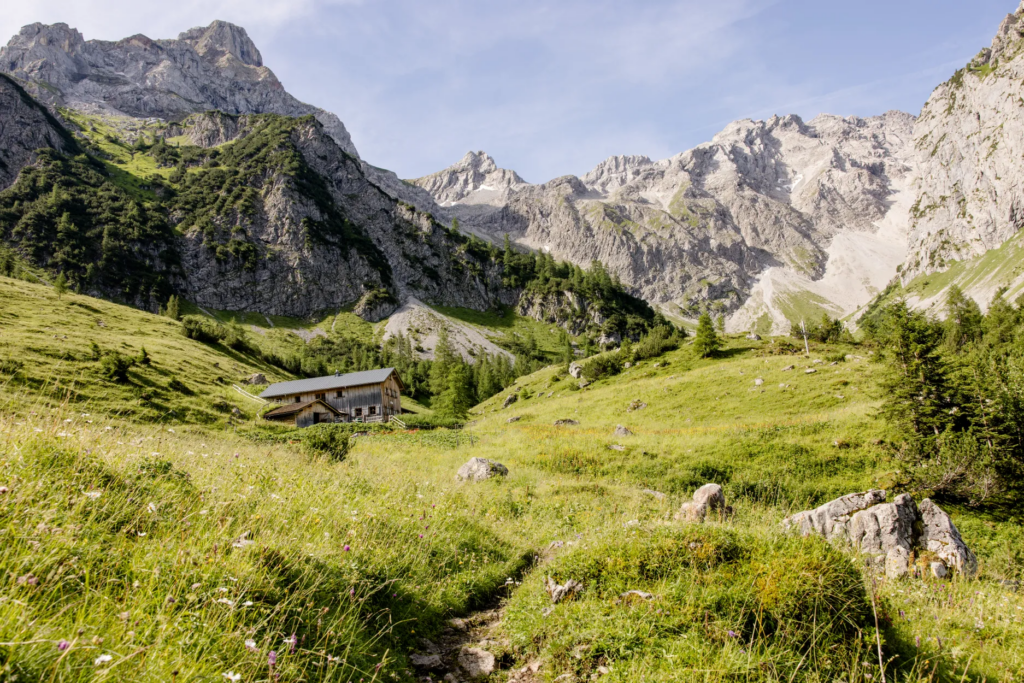 Sarotla Hütte